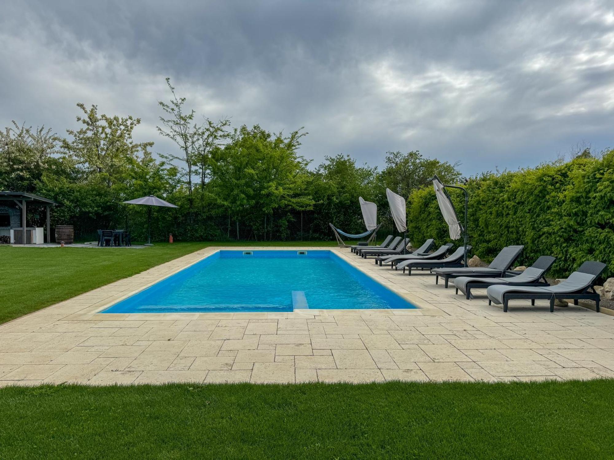 Lahuzur - Casa De Vacanta - Therme Balotesti & Aeroport Otopeni Săftica Esterno foto