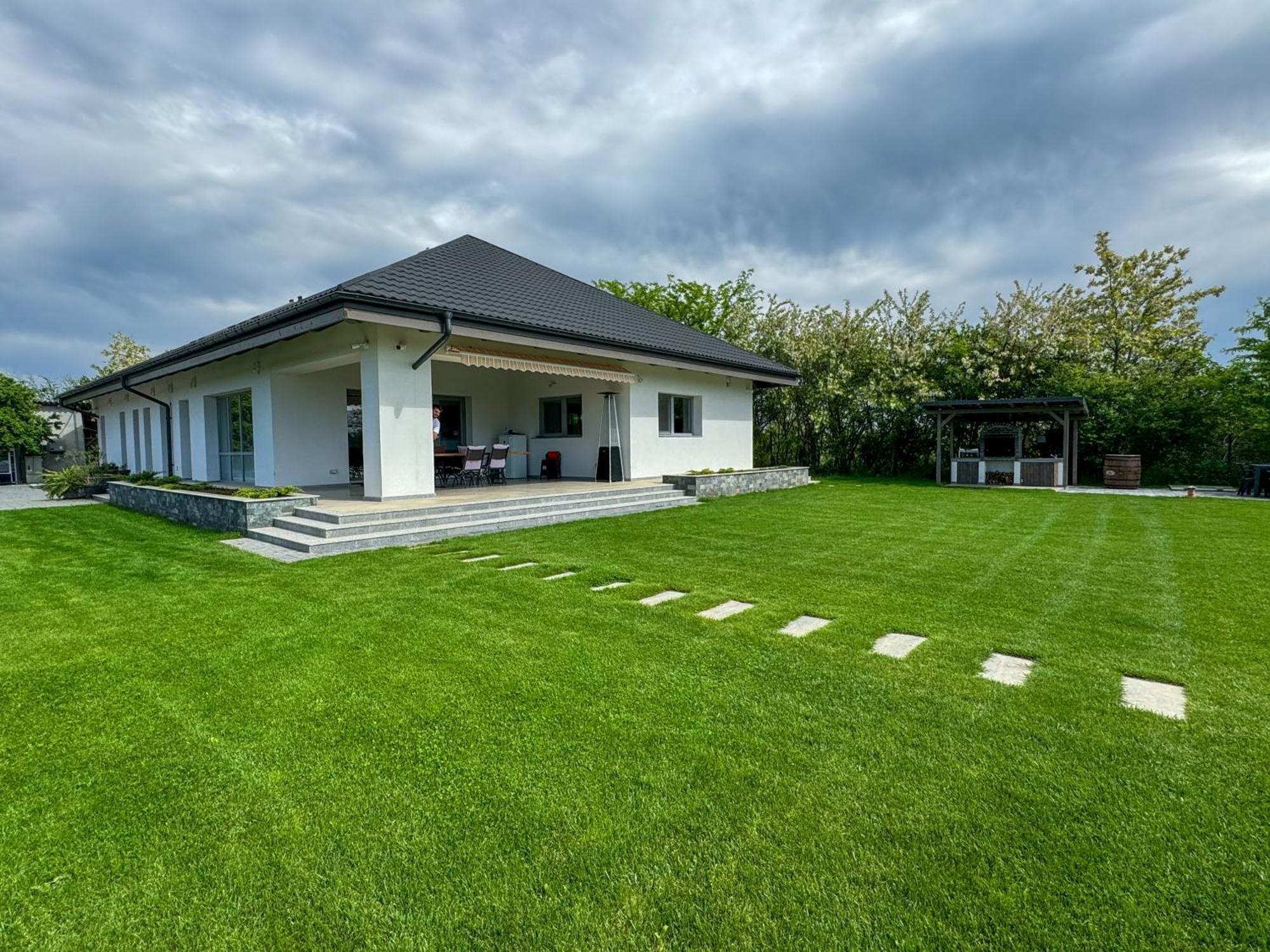 Lahuzur - Casa De Vacanta - Therme Balotesti & Aeroport Otopeni Săftica Esterno foto