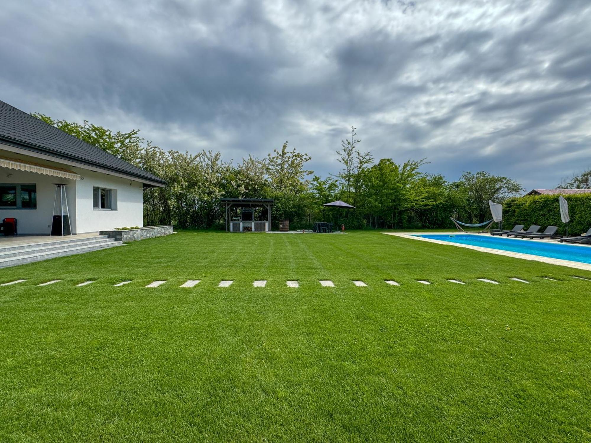 Lahuzur - Casa De Vacanta - Therme Balotesti & Aeroport Otopeni Săftica Esterno foto